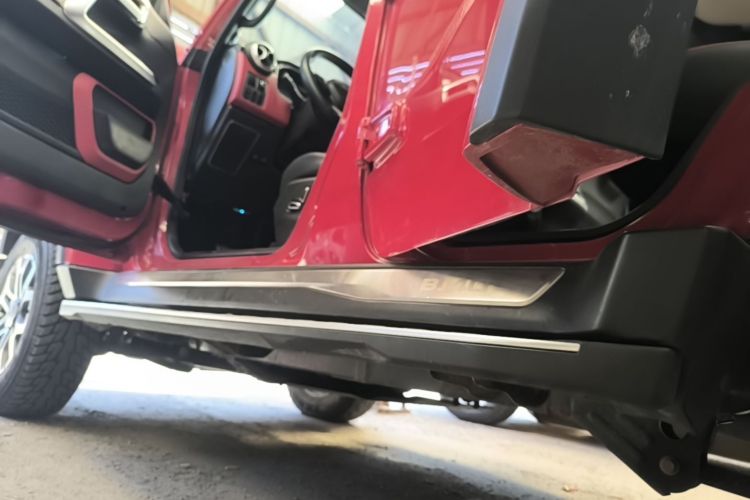 Used BAIC Off-Road BJ40 2020 2.0T Automatic Four-Wheel Drive Urban Hunter Edition Chivalrous Type Left Side Sill