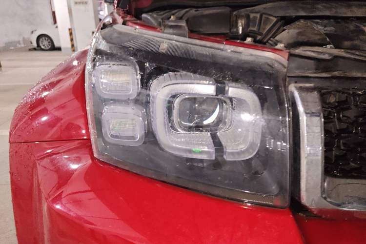 Used BAIC Off-Road BJ40 2020 2.0T Automatic Four-Wheel Drive Urban Hunter Edition Prestige Version Right Front Headlight