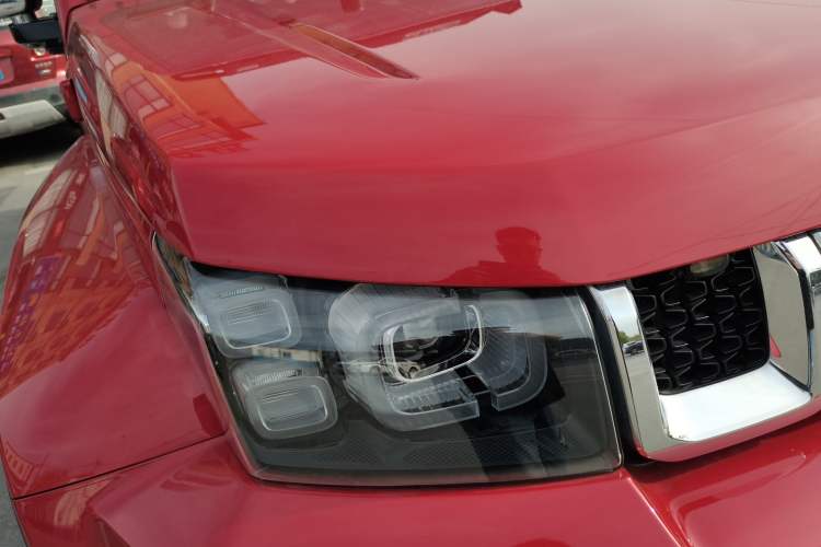 Used BAIC Off-Road BJ40 2020 2.0T Automatic Four-Wheel Drive Urban Hunter Edition Chivalrous Type Right Front Headlight