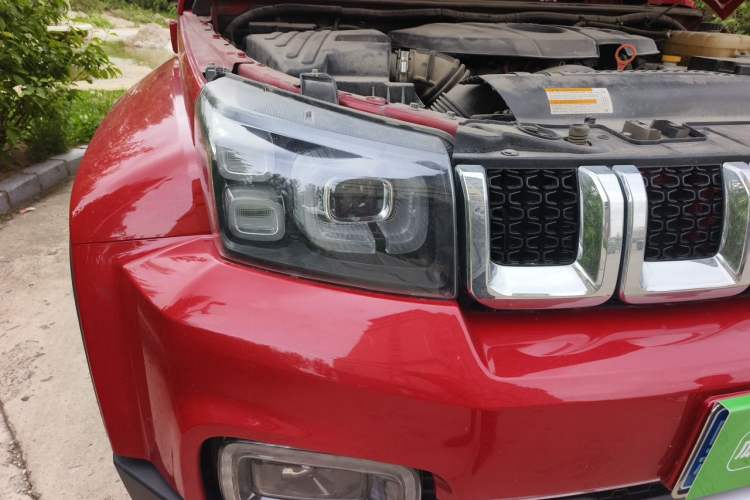 Used BAIC Off-Road BJ40 2020 2.0T Automatic Four-Wheel Drive Urban Hunter Edition Chivalrous Type Right Front Headlight