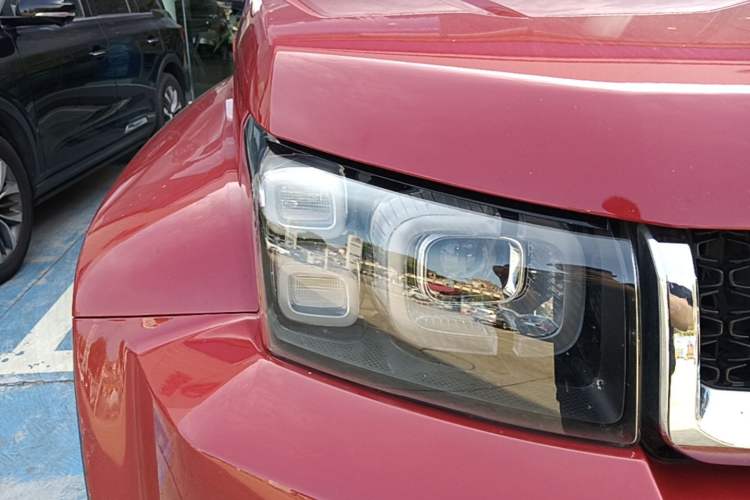 Used BAIC Off-Road BJ40 2020 2.0T Automatic Four-Wheel Drive Urban Hunter Edition Chivalrous Type Right Front Headlight
