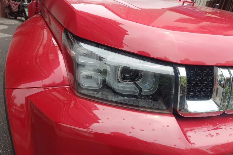 Used BAIC Off-Road BJ40 2020 2.0T Automatic Four-Wheel Drive Urban Hunter Edition Prestige Version Right Front Headlight