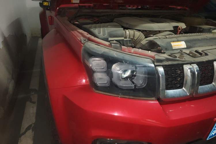 Used BAIC Off-Road BJ40 2020 2.0T Automatic Four-Wheel Drive Urban Hunter Edition Prestige Version Right Front Headlight