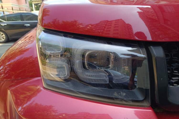 Used BAIC Off-Road BJ40 2020 2.0T Automatic Four-Wheel Drive Urban Hunter Edition Prestige Version Right Front Headlight