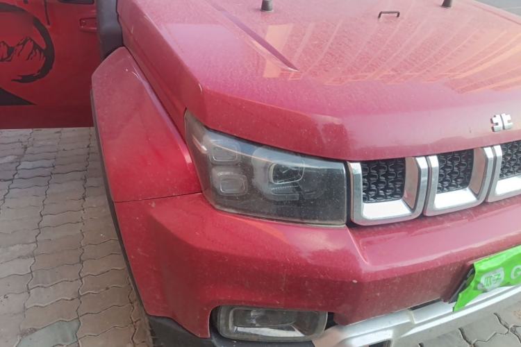 Used BAIC Off-Road BJ40 2020 2.0T Automatic Four-Wheel Drive Urban Hunter Edition Chivalrous Type Right Front Headlight
