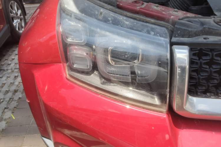 Used BAIC Off-Road BJ40 2020 2.0T Automatic Four-Wheel Drive Urban Hunter Edition Chivalrous Type Right Front Headlight