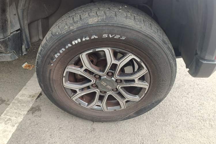 Used BAIC Off-Road BJ40 2020 2.0T Automatic Two-Wheel Drive Urban Hunter Edition Chivalrous Type Right Front Wheel Hub