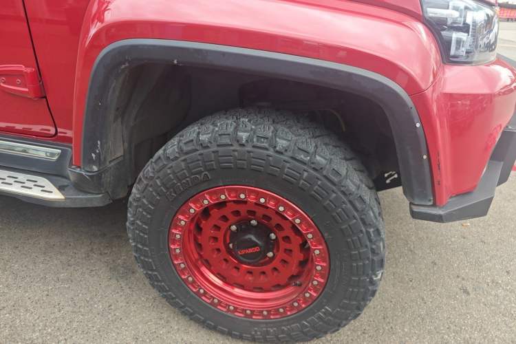 Used BAIC Off-Road BJ40 2020 2.0T Automatic Four-Wheel Drive Urban Hunter Edition Chivalrous Type Right Front Wheel Hub