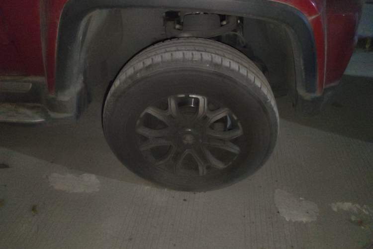 Used BAIC Off-Road BJ40 2020 2.0T Automatic Four-Wheel Drive Urban Hunter Edition Chivalrous Type Right Front Wheel Hub
