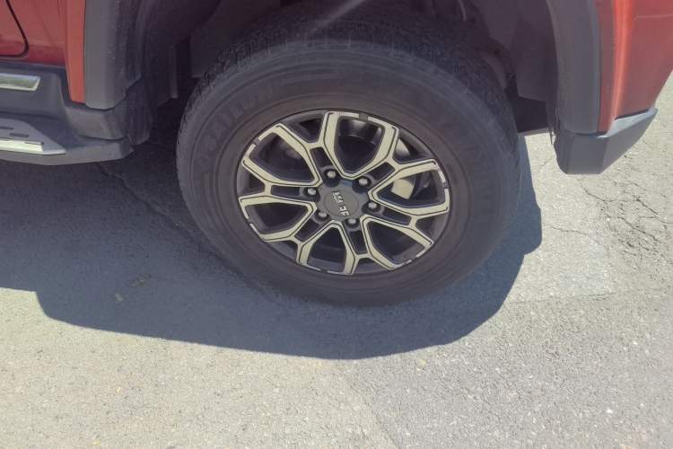 Used BAIC Off-Road BJ40 2020 2.0T Automatic Four-Wheel Drive Urban Hunter Edition Chivalrous Type Right Front Wheel Hub
