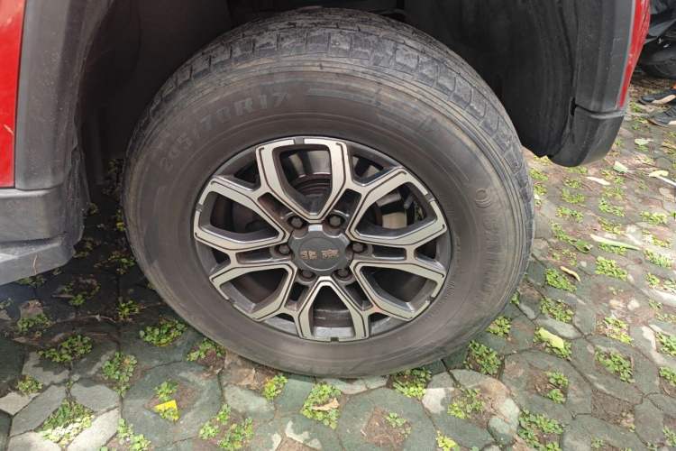 Used BAIC Off-Road BJ40 2020 2.0T Automatic Four-Wheel Drive Urban Hunter Edition Chivalrous Type Right Front Wheel Hub