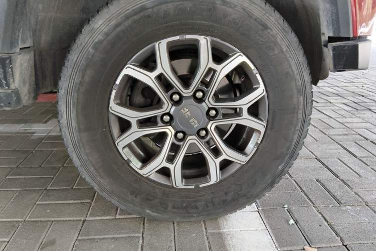 Used BAIC Off-Road BJ40 2020 2.0T Automatic Four-Wheel Drive Urban Hunter Edition Chivalrous Type Right Front Wheel Hub