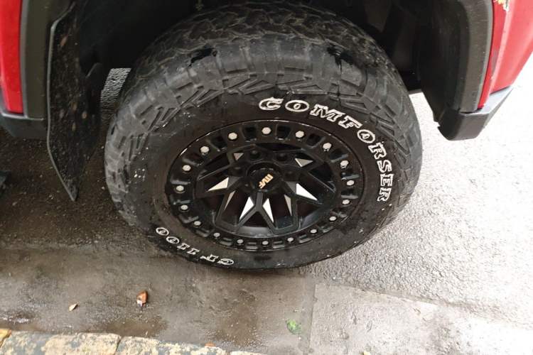 Used BAIC Off-Road BJ40 2020 2.0T Automatic Two-Wheel Drive Urban Hunter Edition Pioneer Version Right Front Wheel Hub