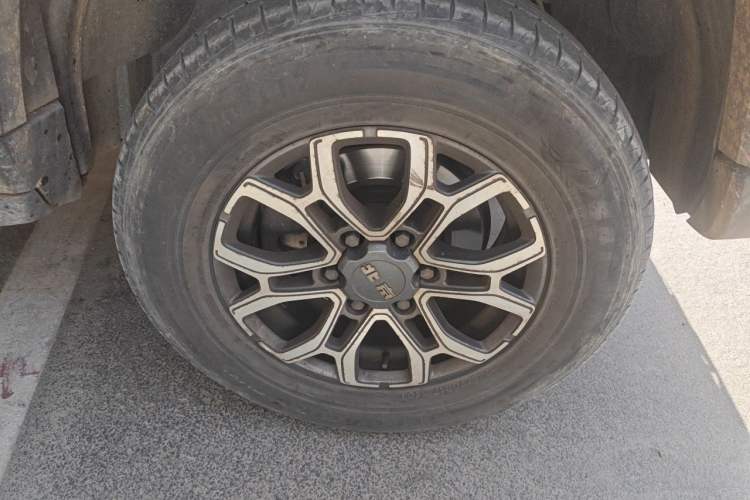 Used BAIC Off-Road BJ40 2020 2.0T Automatic Four-Wheel Drive Urban Hunter Edition Chivalrous Type Right Front Wheel Hub