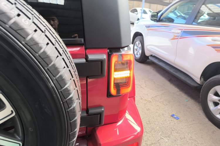 Used BAIC Off-Road BJ40 2020 2.0T Automatic Four-Wheel Drive Urban Hunter Edition Chivalrous Type Right Rear Taillight