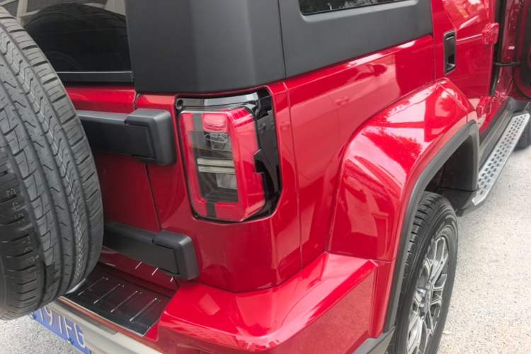Used BAIC Off-Road BJ40 2020 2.0T Automatic Four-Wheel Drive Urban Hunter Edition Chivalrous Type Right Rear Taillight