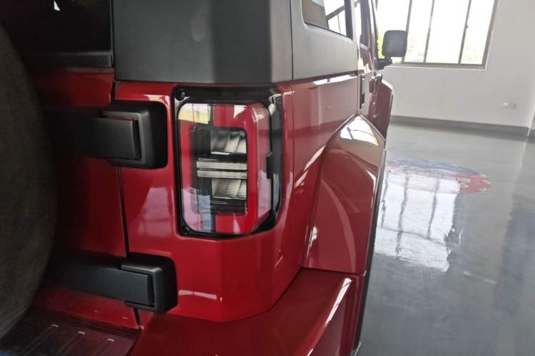 Used BAIC Off-Road BJ40 2020 2.0T Automatic Two-Wheel Drive Urban Hunter Edition Chivalrous Type Right Rear Taillight