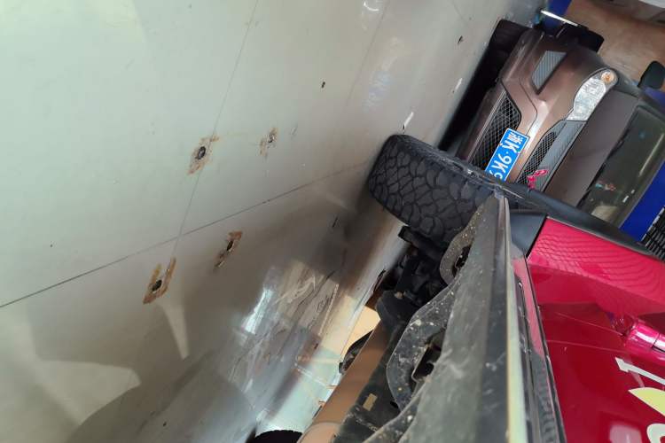 Used BAIC Off-Road BJ40 2020 2.0T Automatic Two-Wheel Drive Urban Hunter Edition Pioneer Version Right Side Sill