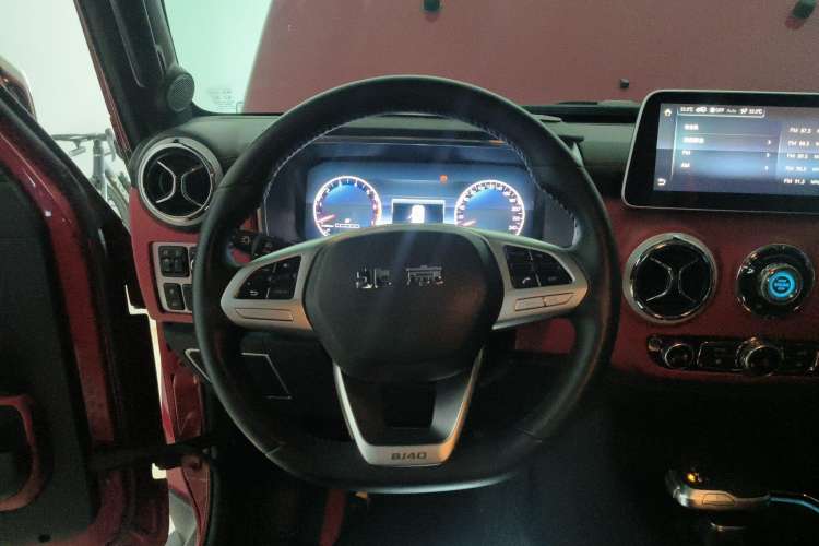 Used BAIC Off-Road BJ40 2020 2.0T Automatic Four-Wheel Drive Urban Hunter Edition Chivalrous Type Steering Wheel