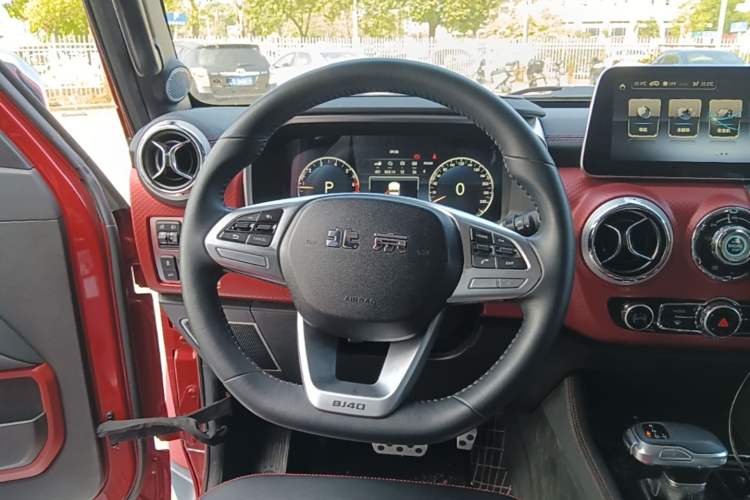 Used BAIC Off-Road BJ40 2020 2.0T Automatic Four-Wheel Drive Urban Hunter Edition Chivalrous Type Steering Wheel
