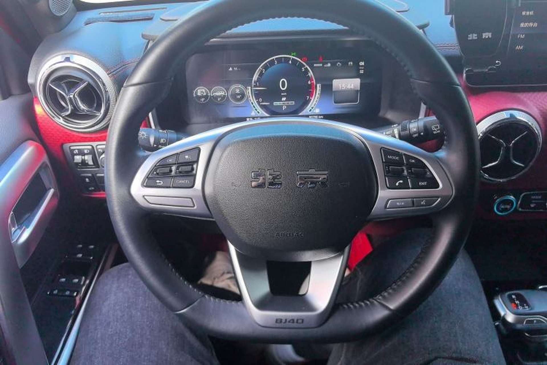 Used BAIC Off-Road BJ40 2020 2.0T Automatic Four-Wheel Drive Urban Hunter Edition Chivalrous Type Steering Wheel