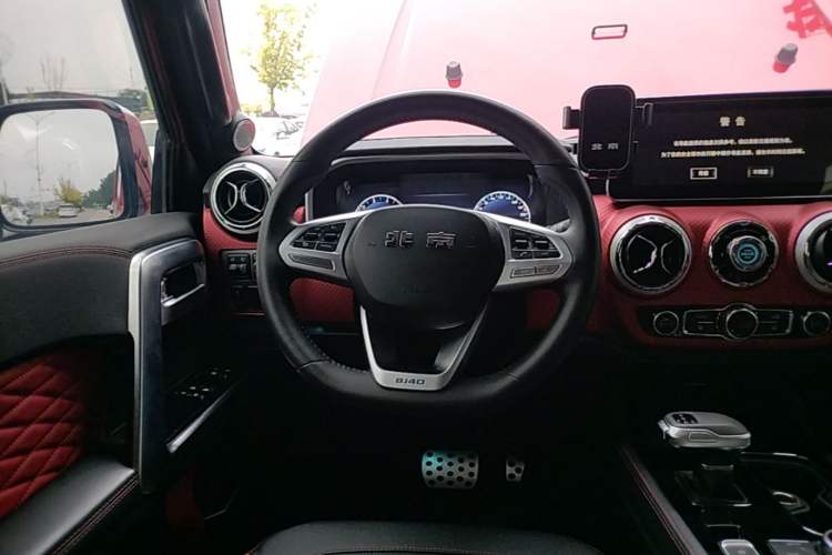 Used BAIC Off-Road BJ40 2020 2.0T Automatic Four-Wheel Drive Urban Hunter Edition Chivalrous Type Steering Wheel