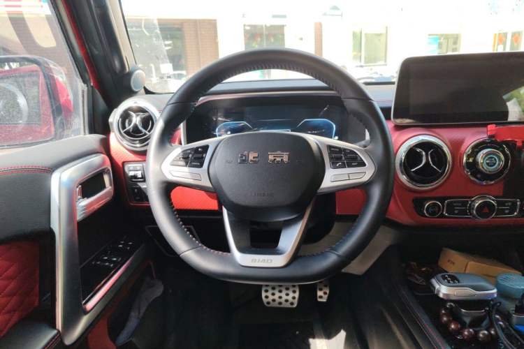 Used BAIC Off-Road BJ40 2020 2.0T Automatic Four-Wheel Drive Urban Hunter Edition Chivalrous Type Steering Wheel