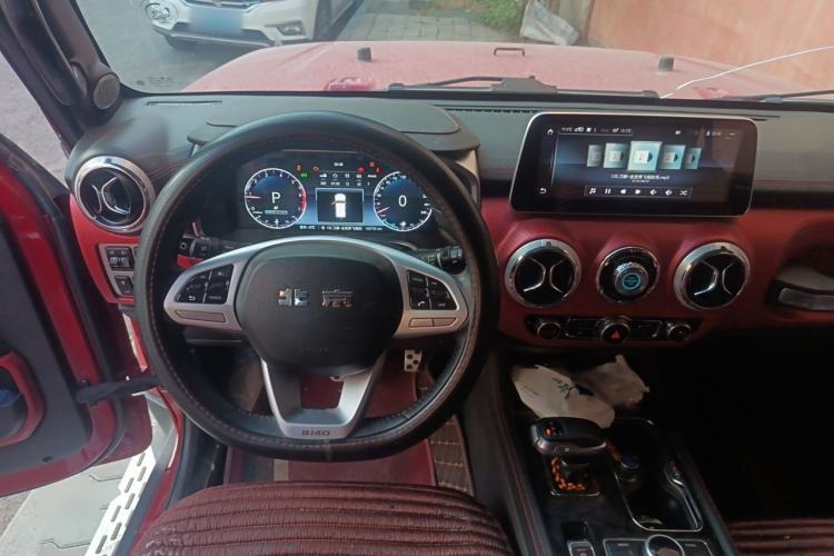 Used BAIC Off-Road BJ40 2020 2.0T Automatic Four-Wheel Drive Urban Hunter Edition Chivalrous Type Steering Wheel