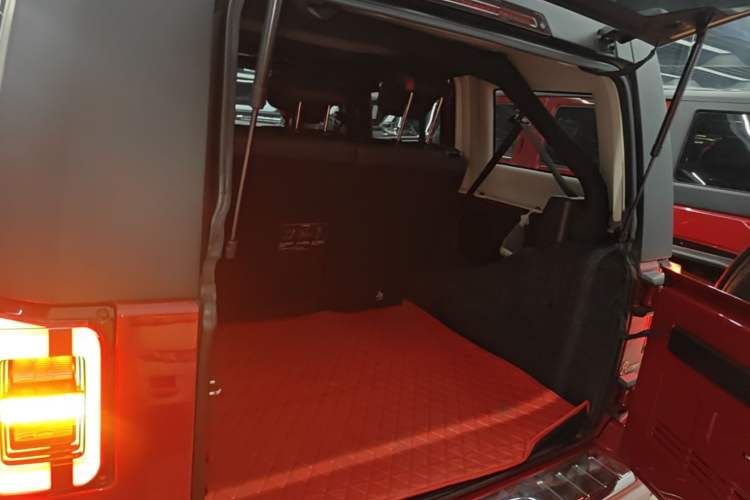 Used BAIC Off-Road BJ40 2020 2.0T Automatic Four-Wheel Drive Urban Hunter Edition Chivalrous Type Trunk