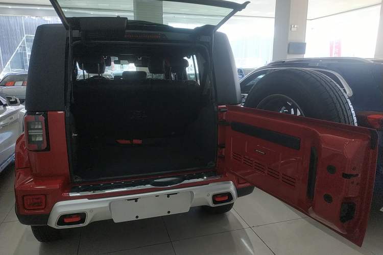 Used BAIC Off-Road BJ40 2020 2.0T Automatic Two-Wheel Drive Urban Hunter Edition Chivalrous Type Trunk