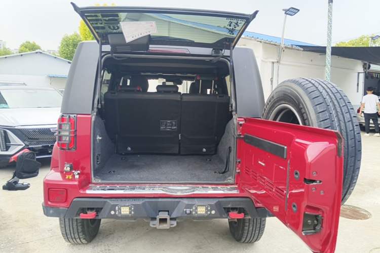 Used BAIC Off-Road BJ40 2020 2.0T Automatic Four-Wheel Drive Urban Hunter Edition Chivalrous Type Trunk
