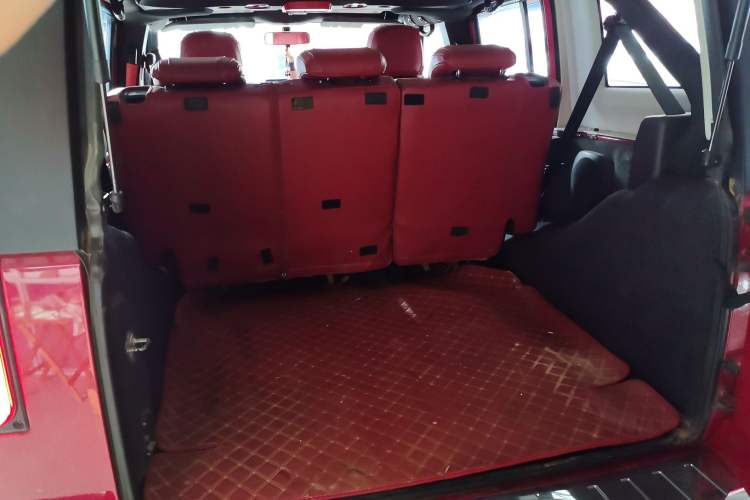 Used BAIC Off-Road BJ40 2020 2.0T Automatic Two-Wheel Drive Urban Hunter Edition Pioneer Version Trunk
