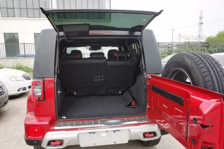 Used BAIC Off-Road BJ40 2020 2.0T Automatic Four-Wheel Drive Urban Hunter Edition Chivalrous Type Trunk
