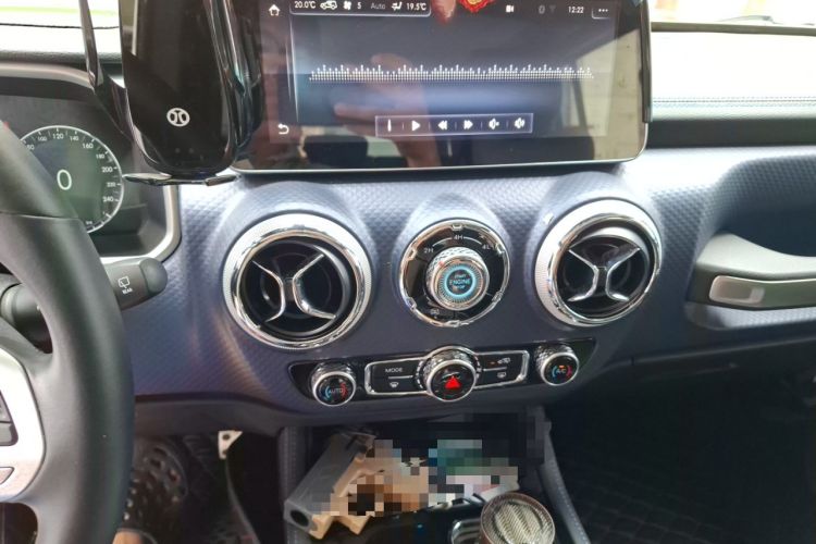 Used BAIC Off-Road BJ40 2020 2.0T Automatic Four-Wheel Drive Urban Hunter Edition Chivalrous Type Audio And AC Panel