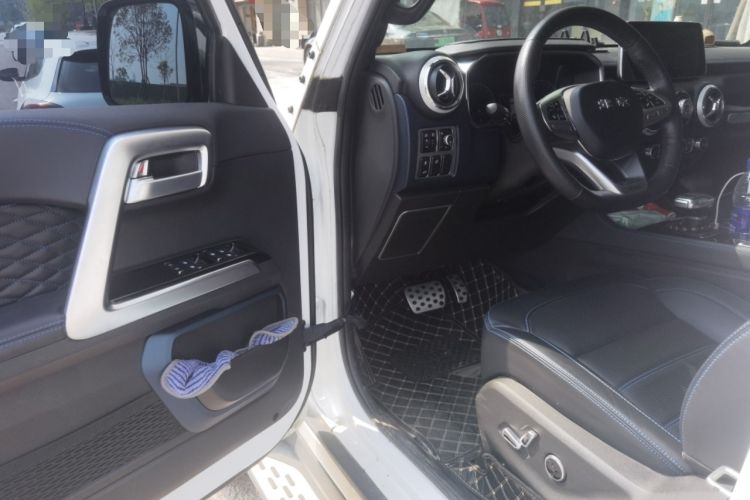 Used BAIC Off-Road BJ40 2020 2.0T Automatic Four-Wheel Drive Urban Hunter Edition Chivalrous Type Driver Seat