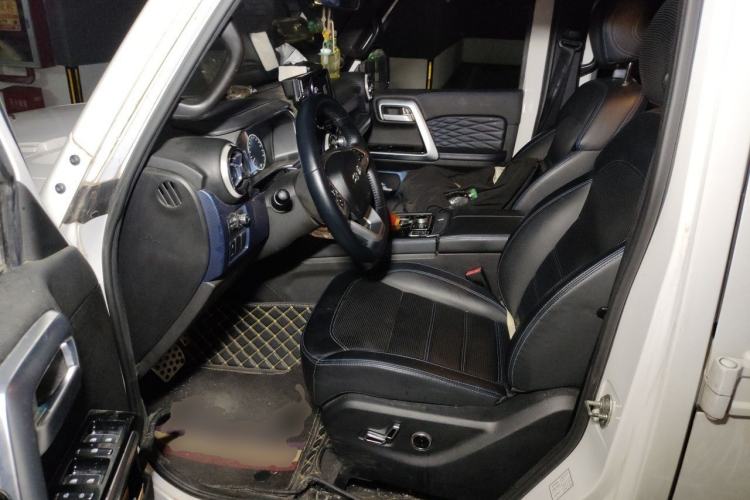 Used BAIC Off-Road BJ40 2020 2.0T Automatic Four-Wheel Drive Urban Hunter Edition Chivalrous Type Driver Seat