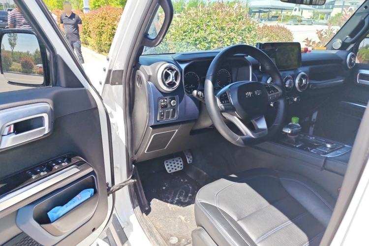 Used BAIC Off-Road BJ40 2020 2.0T Automatic Four-Wheel Drive Urban Hunter Edition Chivalrous Type Driver Seat