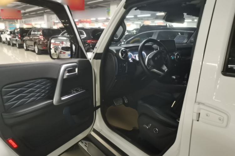 Used BAIC Off-Road BJ40 2020 2.0T Automatic Four-Wheel Drive Urban Hunter Edition Chivalrous Type Driver Seat