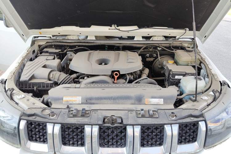 Used BAIC Off-Road BJ40 2020 2.0T Automatic Four-Wheel Drive Urban Hunter Edition Chivalrous Type Engine Bay