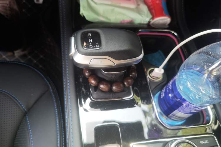 Used BAIC Off-Road BJ40 2020 2.0T Automatic Four-Wheel Drive Urban Hunter Edition Chivalrous Type Gear Lever