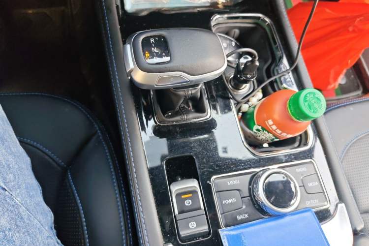 Used BAIC Off-Road BJ40 2020 2.0T Automatic Four-Wheel Drive Urban Hunter Edition Chivalrous Type Gear Lever