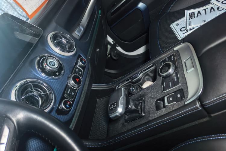 Used BAIC Off-Road BJ40 2020 2.0T Automatic Four-Wheel Drive Urban Hunter Edition Chivalrous Type Gear Lever