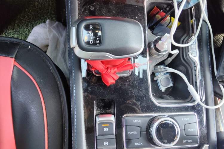Used BAIC Off-Road BJ40 2020 2.0T Automatic Four-Wheel Drive Urban Hunter Edition Chivalrous Type Gear Lever