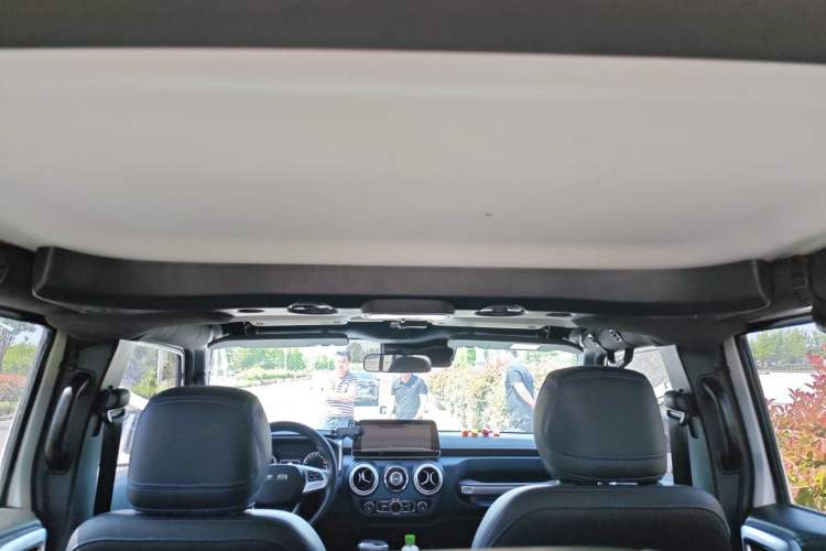 Used BAIC Off-Road BJ40 2020 2.0T Automatic Four-Wheel Drive Urban Hunter Edition Chivalrous Type Headliner