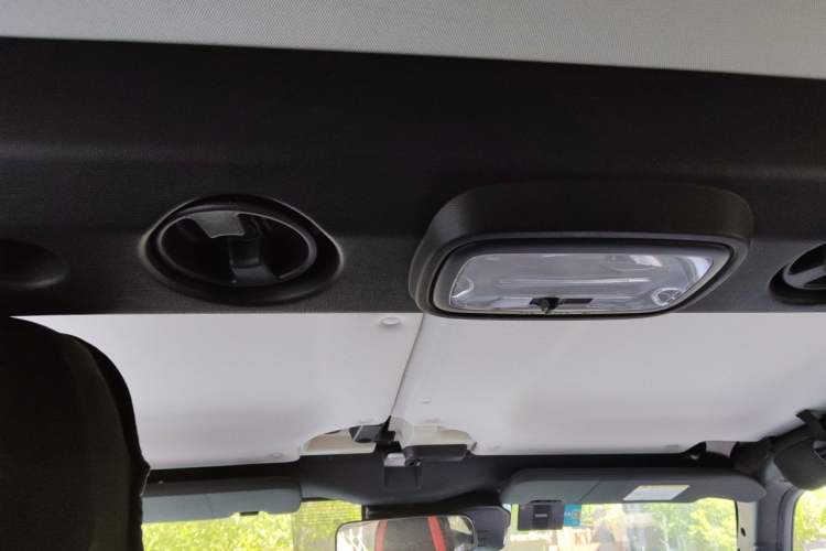 Used BAIC Off-Road BJ40 2020 2.0T Automatic Four-Wheel Drive Urban Hunter Edition Chivalrous Type Headliner