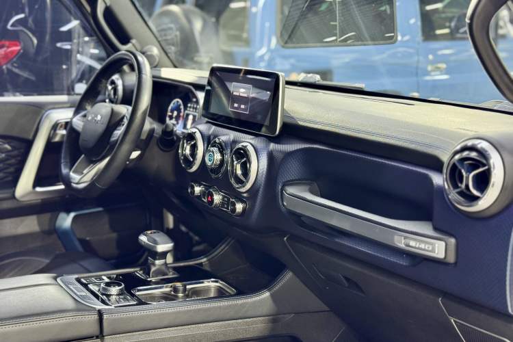 Used BAIC Off-Road BJ40 2020 2.0T Automatic Four-Wheel Drive Urban Hunter Edition Prestige Version Interior 2