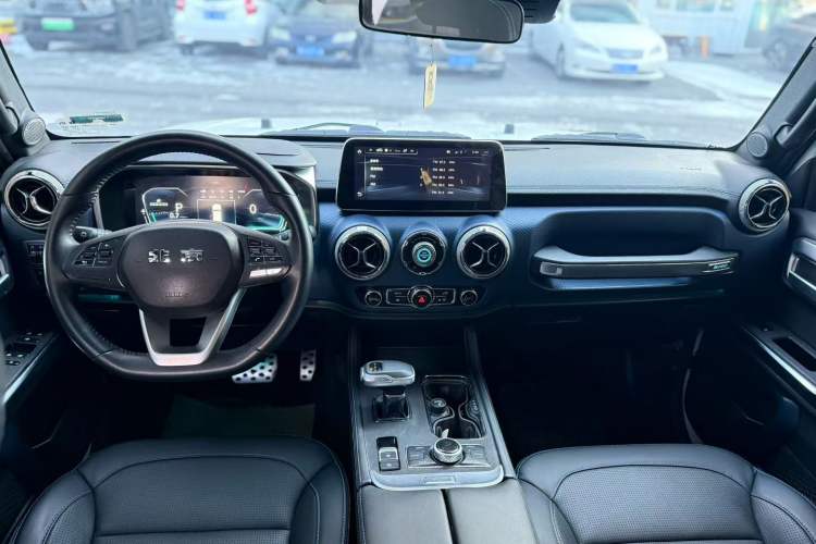 Used BAIC Off-Road BJ40 2020 2.0T Automatic Four-Wheel Drive Urban Hunter Edition Chivalrous Type Interior 2