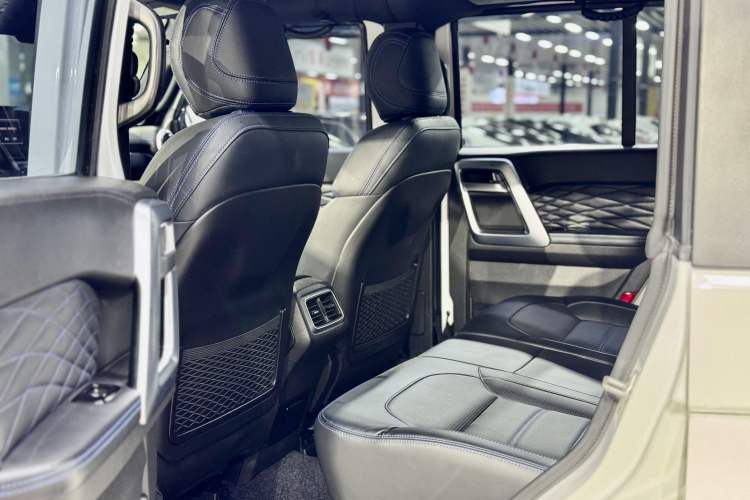 Used BAIC Off-Road BJ40 2020 2.0T Automatic Four-Wheel Drive Urban Hunter Edition Prestige Version Interior 4