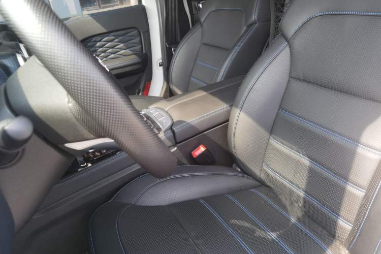 Used BAIC Off-Road BJ40 2020 2.0T Automatic Four-Wheel Drive Urban Hunter Edition Chivalrous Type Left Front Seat