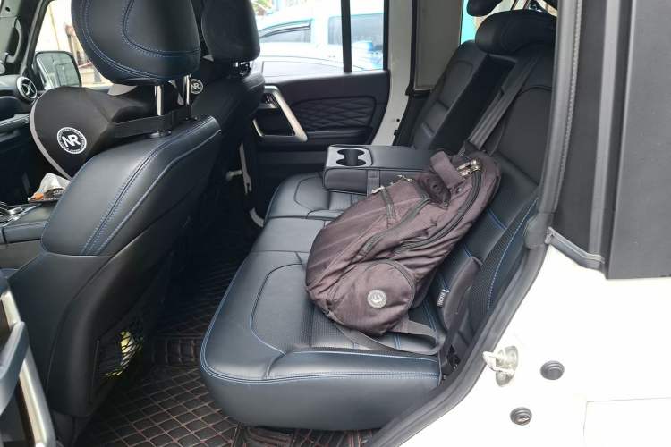 Used BAIC Off-Road BJ40 2020 2.0T Automatic Four-Wheel Drive Urban Hunter Edition Chivalrous Type Left Rear Seat